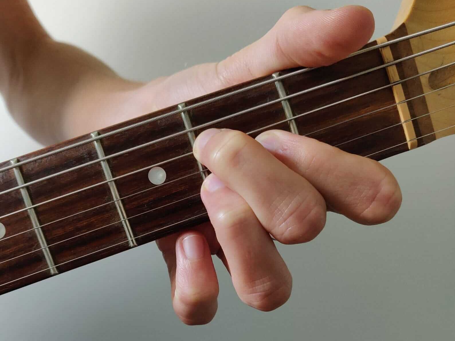 How to play an A major chord