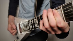 Read more about the article How to Write Good Guitar Riffs From Scratch