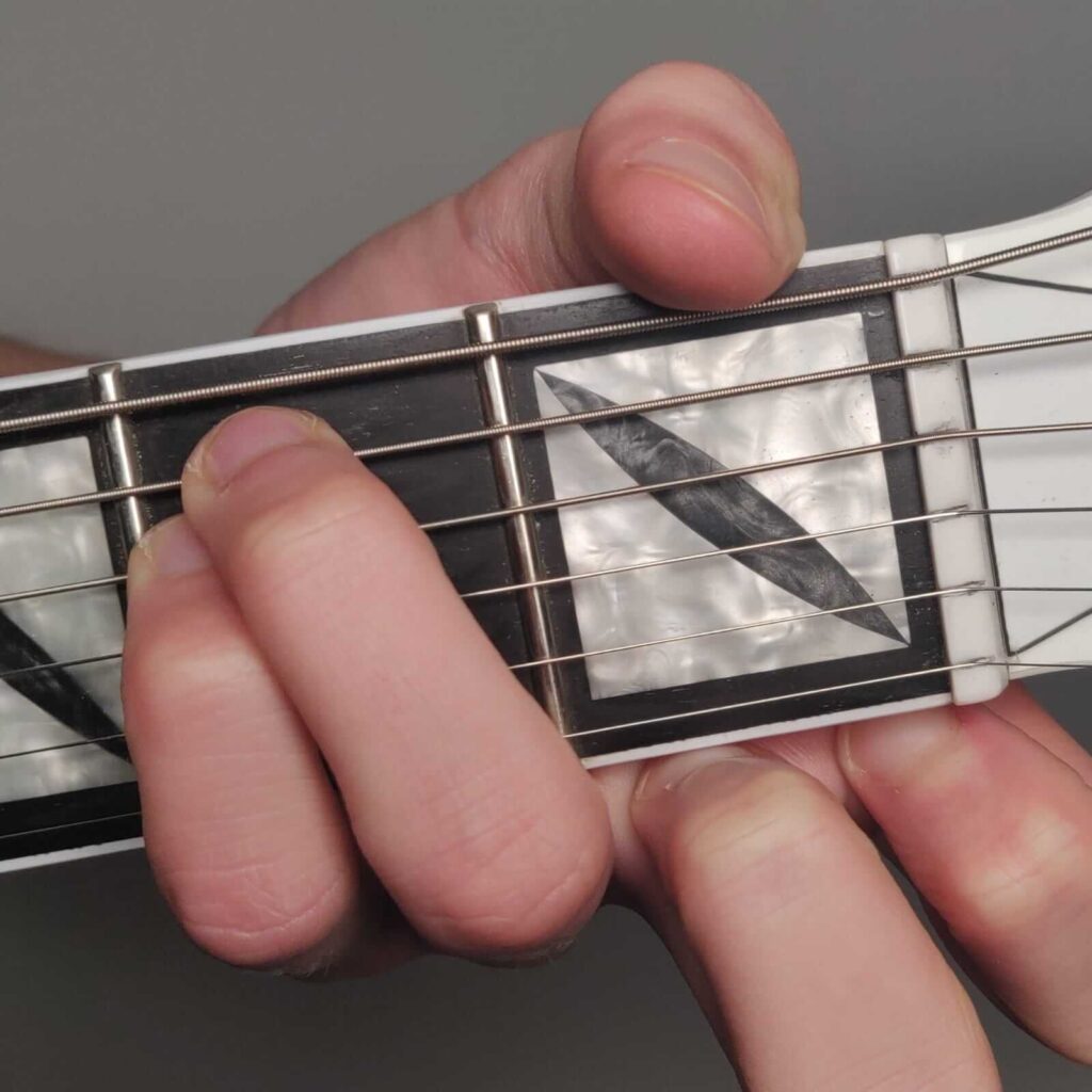 Em chord with different fingering