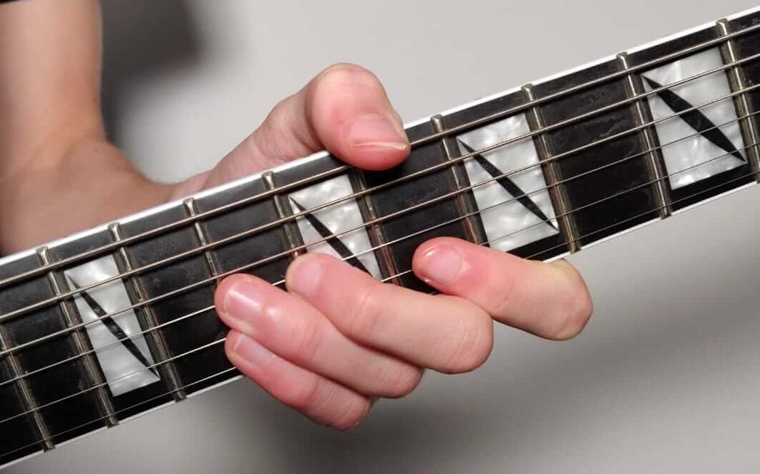 Blues guitar grip